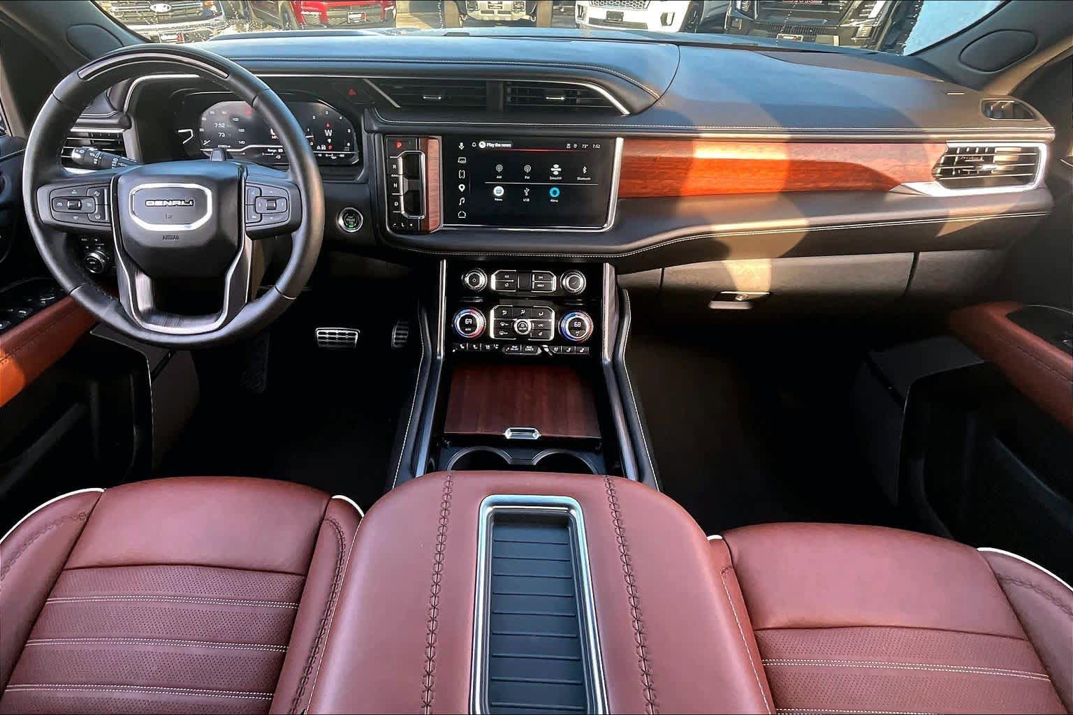 Used 2023 GMC Yukon XL Denali Ultimate image 16