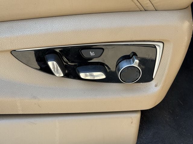 Used 2020 Cadillac Escalade Platinum RWD image 27