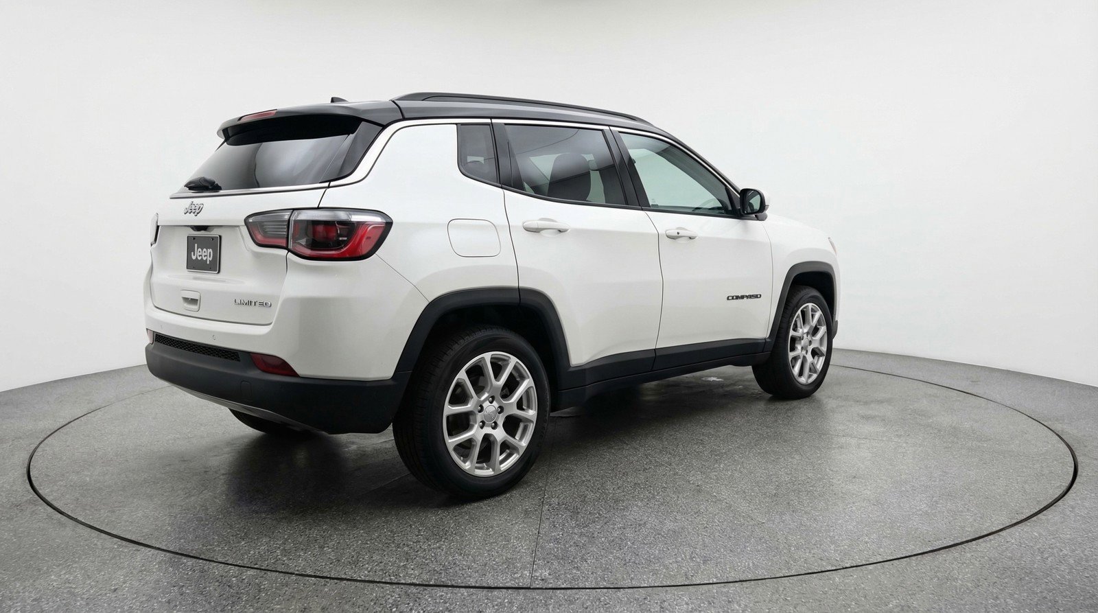 Used 2025 Jeep Compass Limited image 9