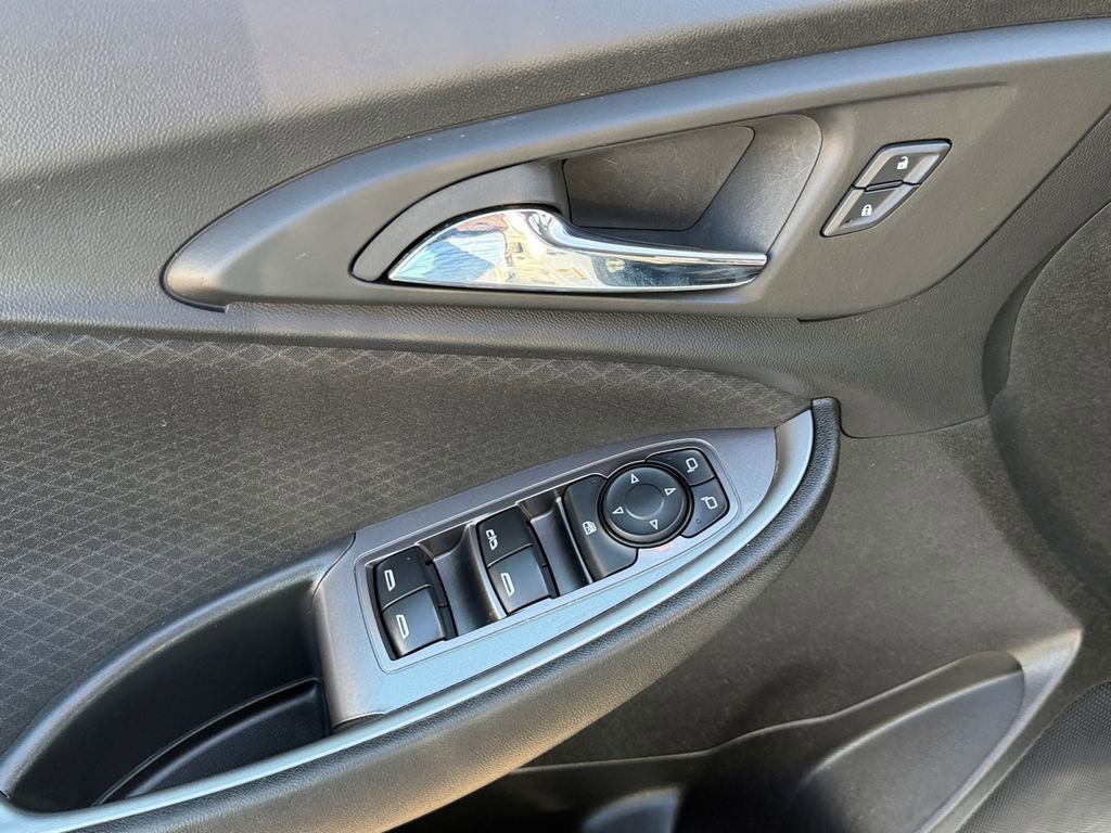Used 2024 Chevrolet Malibu LT image 23