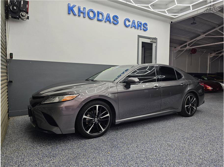 Used 2020 Toyota Camry XSE w/ Navigation Package image 2