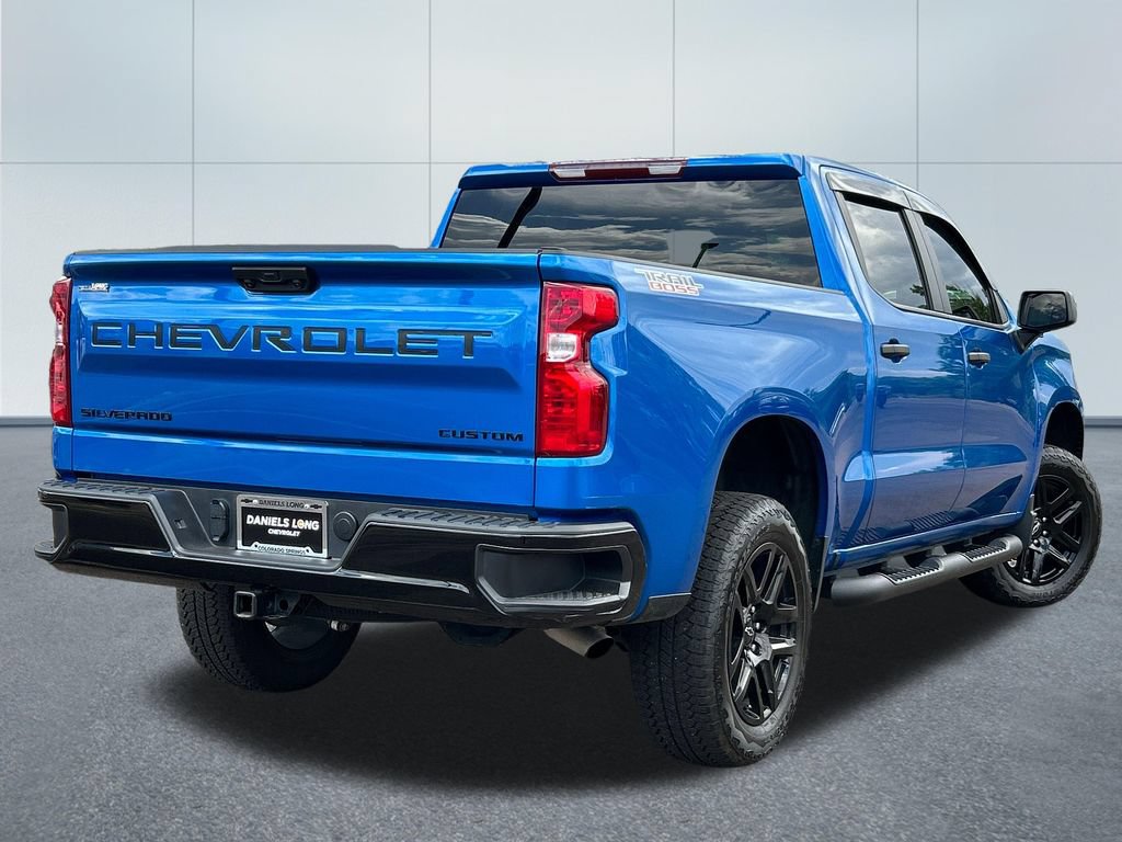Used 2024 Chevrolet Silverado 1500 Custom Trail Boss w/ Turbomax Blackout Package AWD/4WD image 2