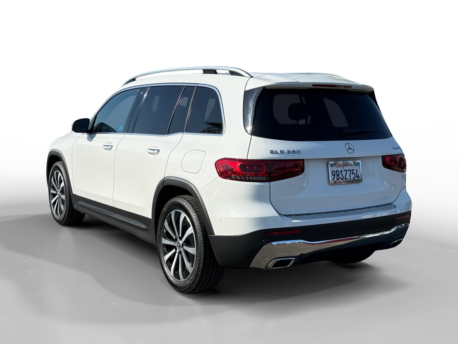 Used 2022 Mercedes-Benz GLB 250 4MATIC image 3