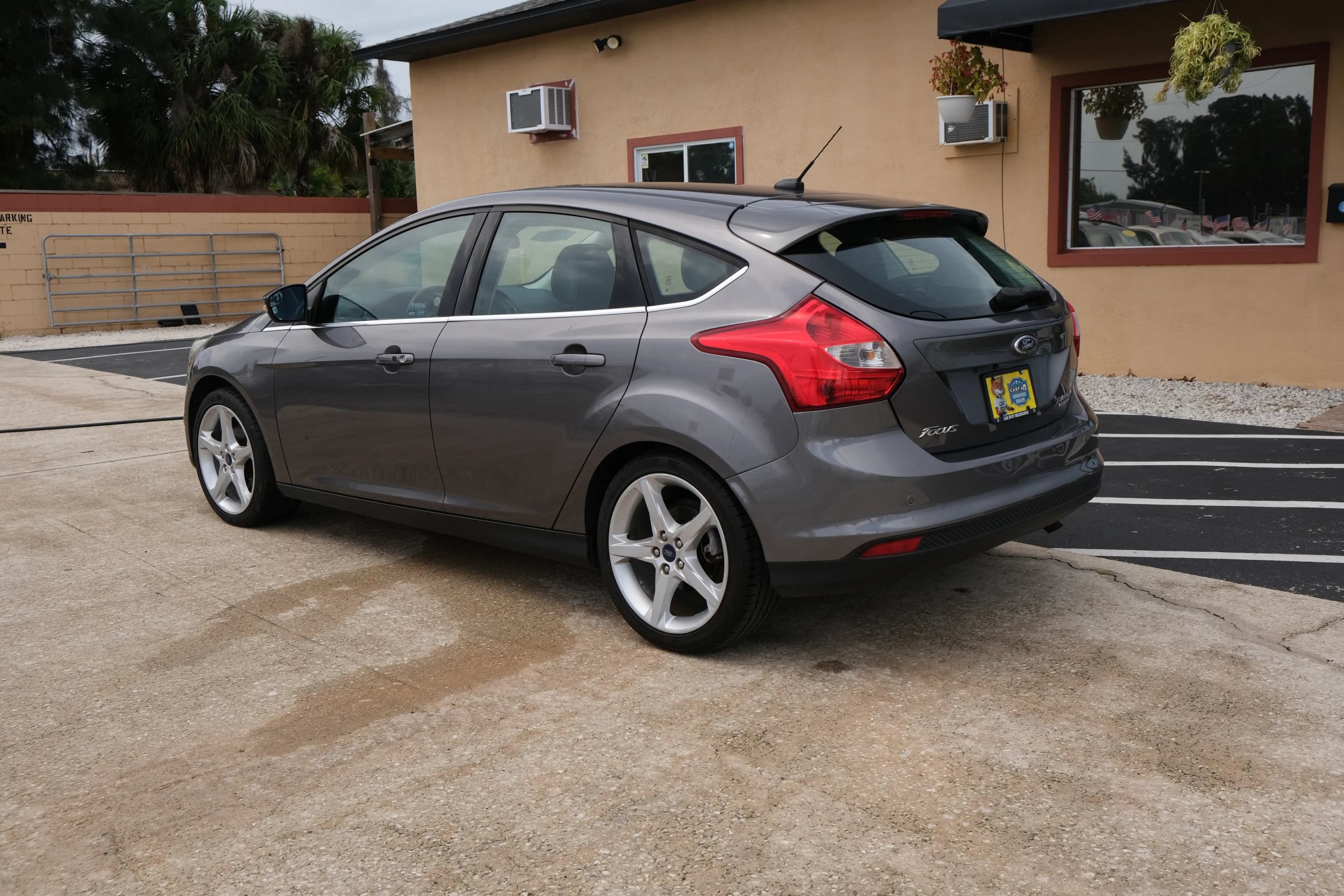 Used 2014 Ford Focus Titanium FWD image 7