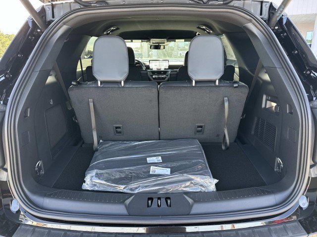 New 2026 Ford Explorer ST-Line w/ ST-Line Street Pack RWD image 18