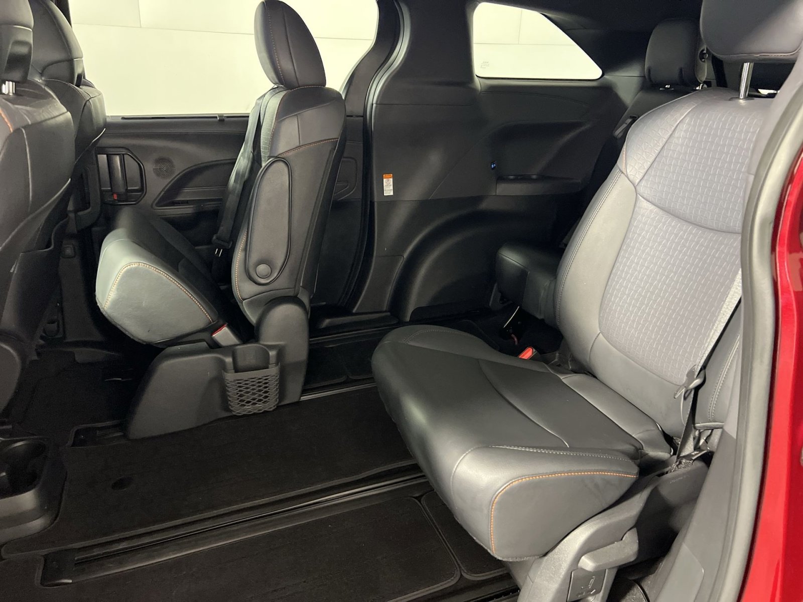 Used 2022 Toyota Sienna XSE AWD/4WD image 24