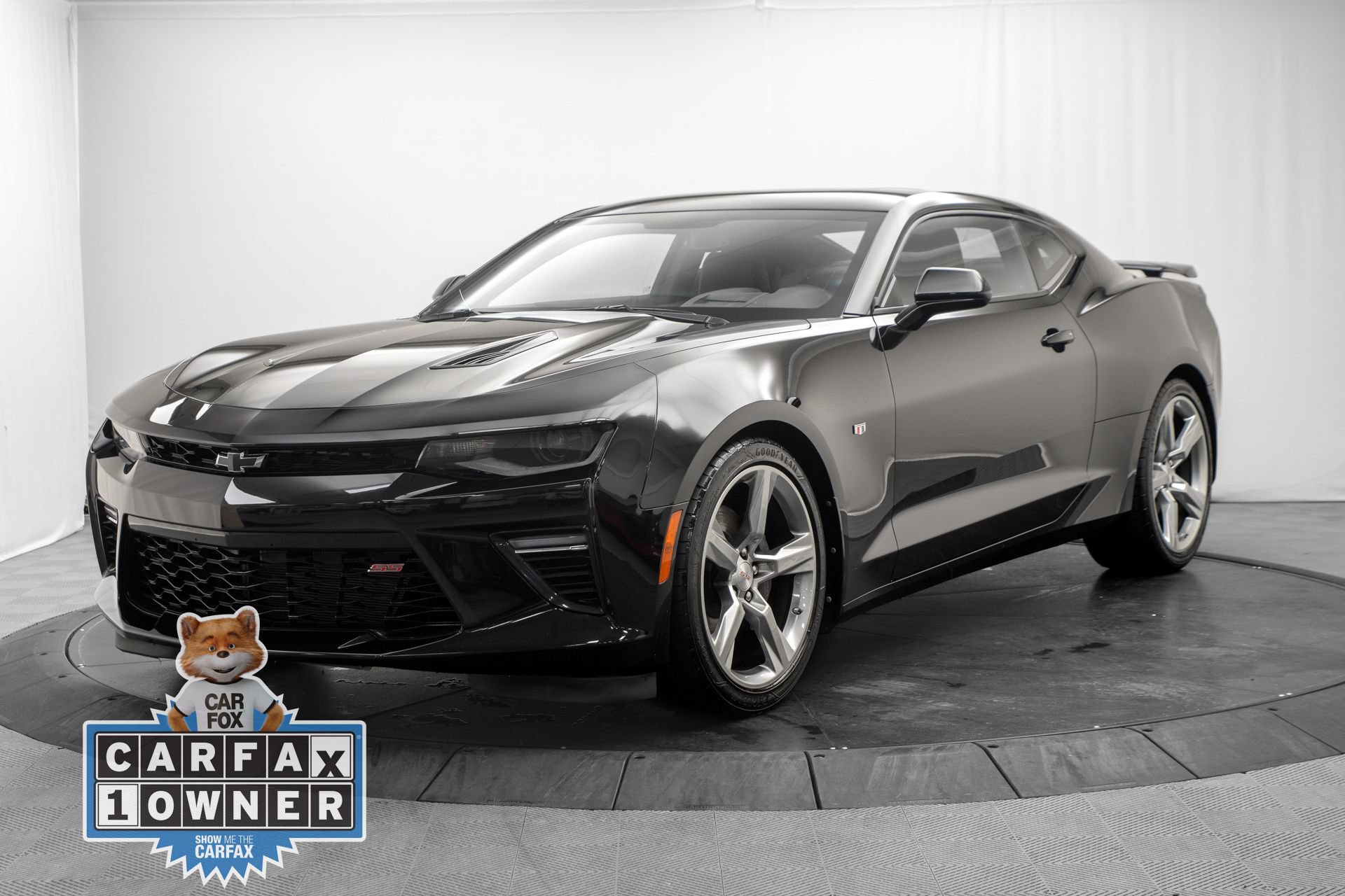Used 2018 Chevrolet Camaro SS RWD image 7
