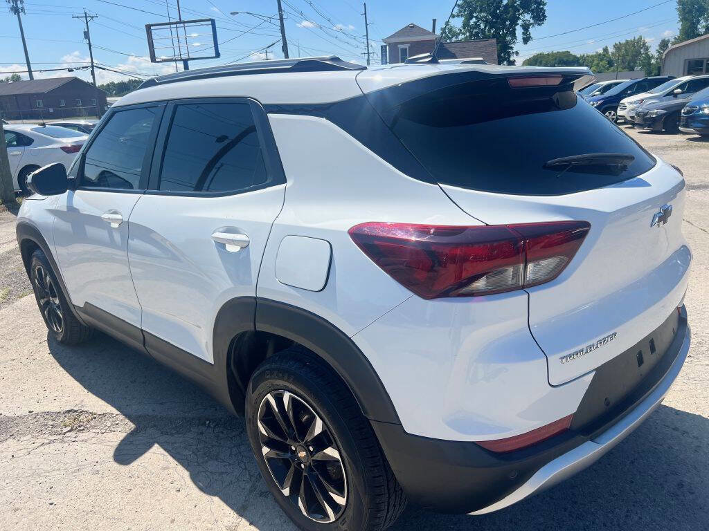 Used 2022 Chevrolet TrailBlazer LT w/ Driver Confidence Package image 9