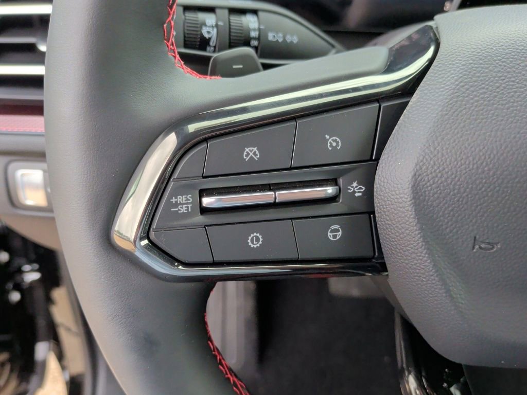 New 2026 Chevrolet Traverse RS image 18