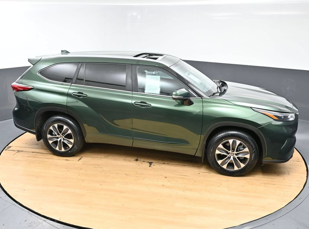 Used 2023 Toyota Highlander XLE AWD/4WD image 51