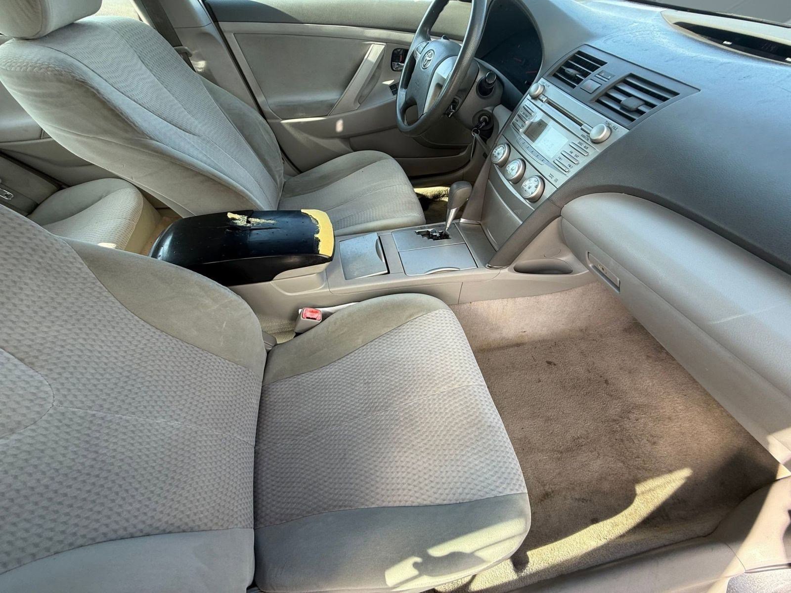 Used 2011 Toyota Camry LE w/ LE Extra-Value Pkg image 32