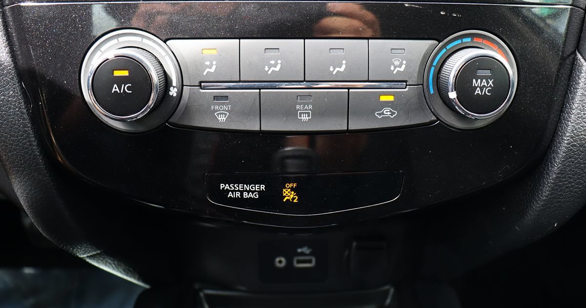 Used 2018 Nissan Rogue S FWD image 45