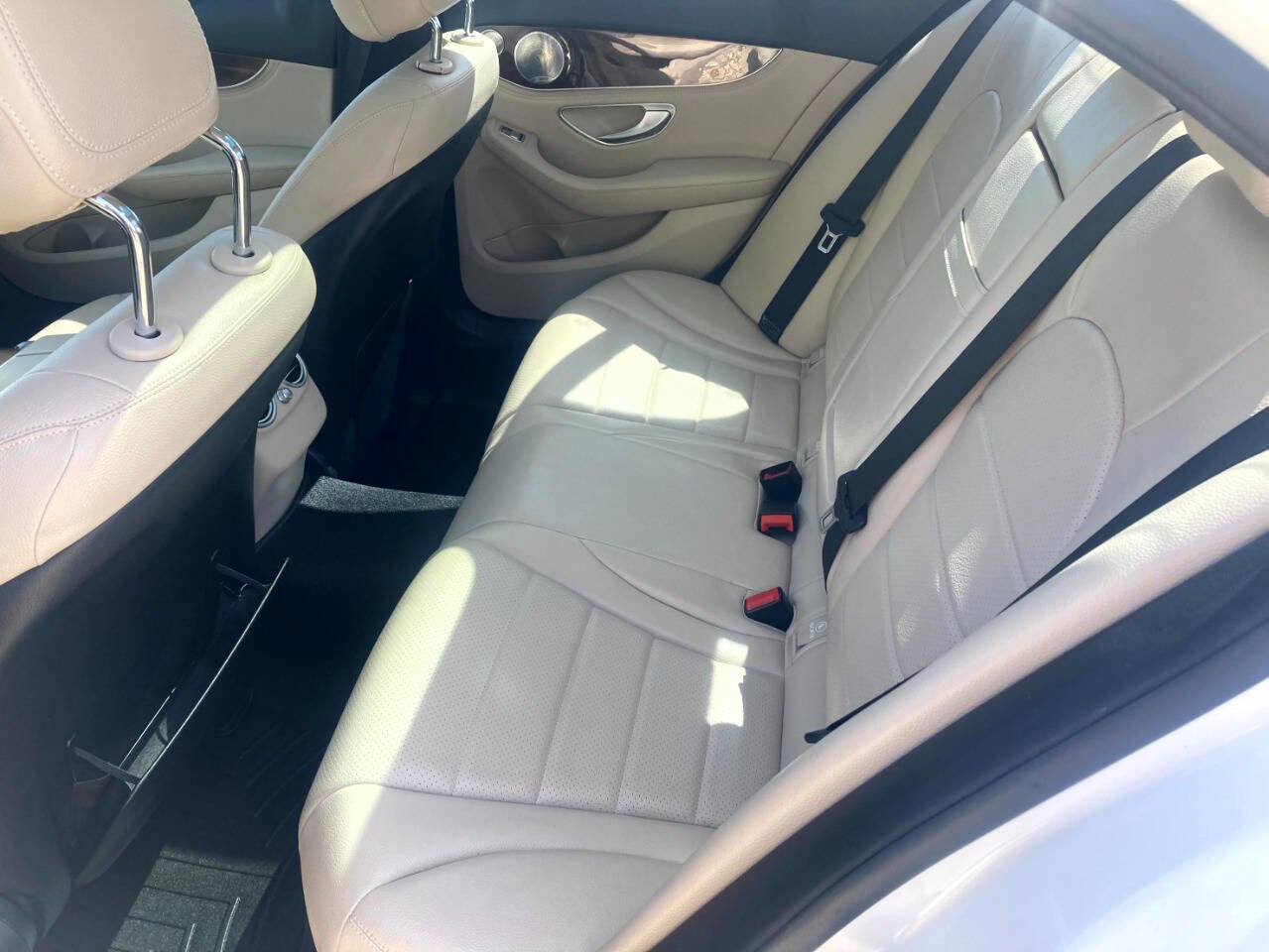 Used 2015 Mercedes-Benz C 300 4MATIC Sedan image 12