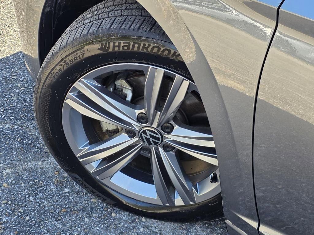 Used 2024 Volkswagen Jetta SE FWD image 29