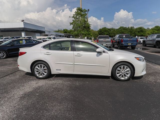 Used 2013 Lexus ES 300h FWD image 11