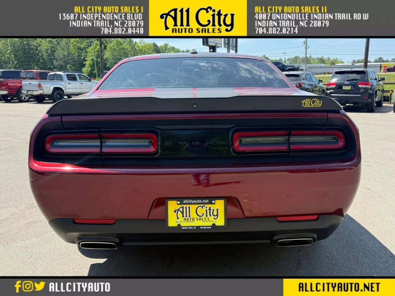 Used 2020 Dodge Challenger SXT w/ Blacktop Package RWD image 6