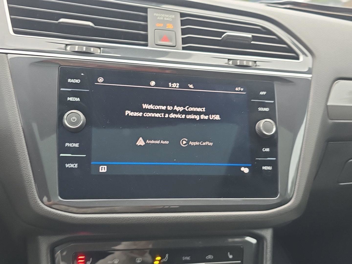 Used 2024 Volkswagen Tiguan SE R-Line image 22