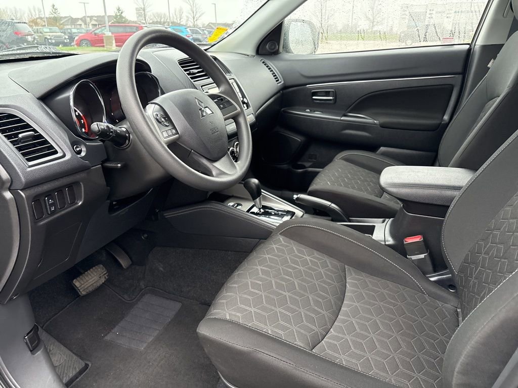 Used 2025 Mitsubishi Outlander Sport LE image 7