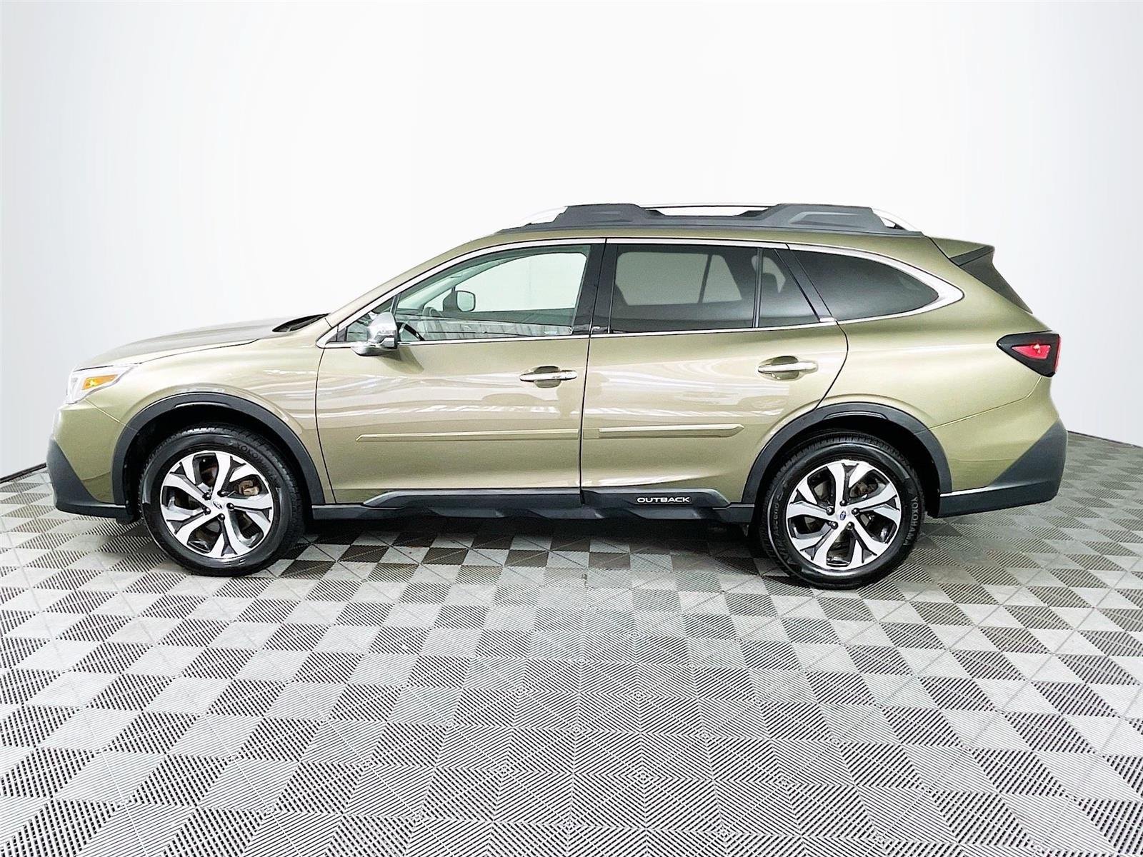 Certified 2021 Subaru Outback Touring XT AWD/4WD image 4