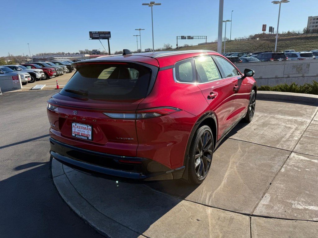 New 2025 Toyota Crown Signia Limited AWD (Natl) image 5