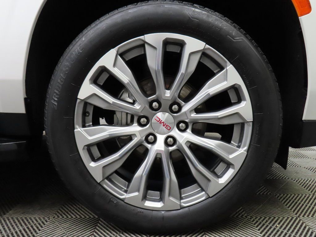Used 2023 GMC Yukon Denali AWD/4WD image 8