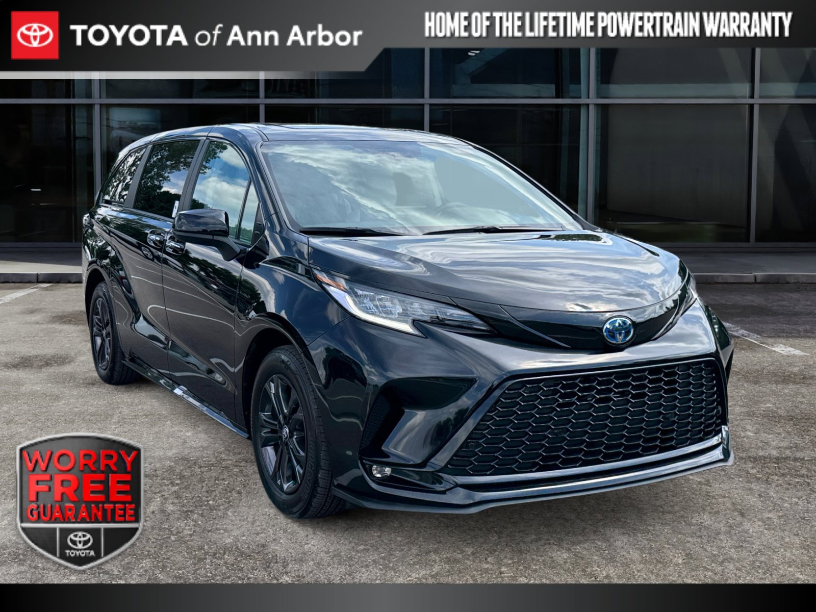Used 2025 Toyota Sienna XSE AWD/4WD image 1