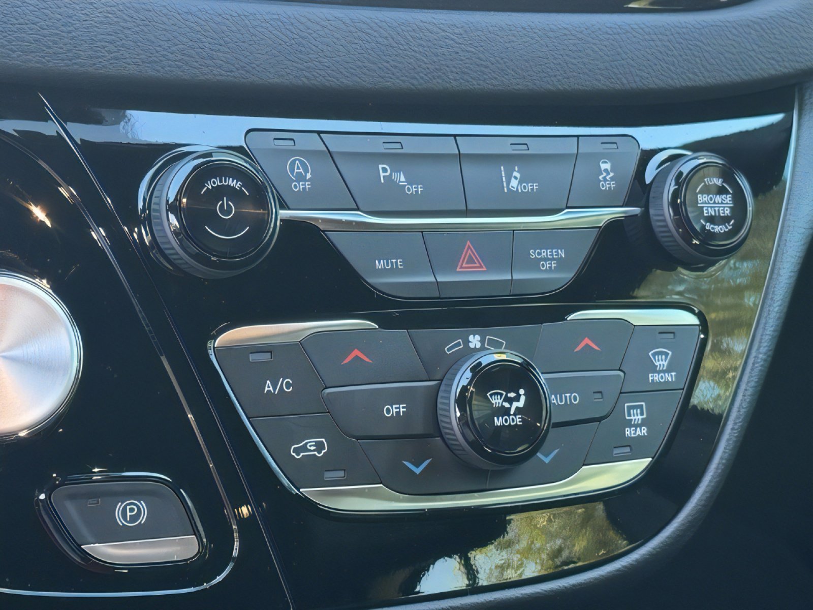 New 2026 Chrysler Voyager LX image 25