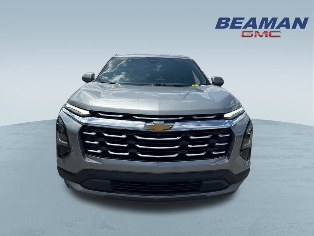 Used 2025 Chevrolet Equinox LT FWD image 2