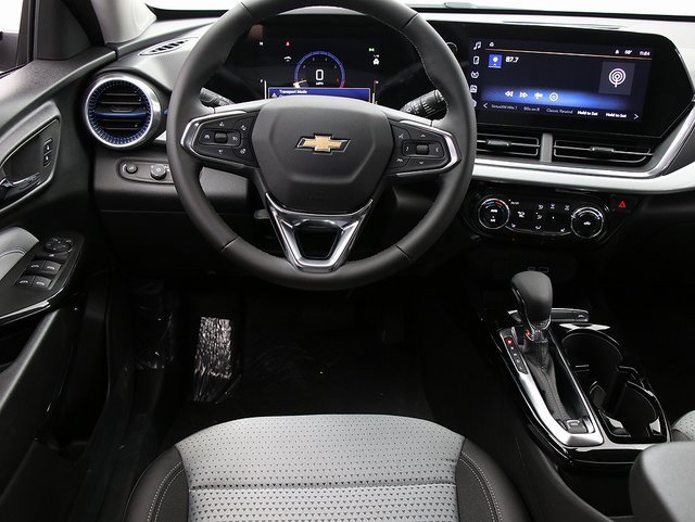 New 2026 Chevrolet Trax LT w/ Driver Confidence Package image 14