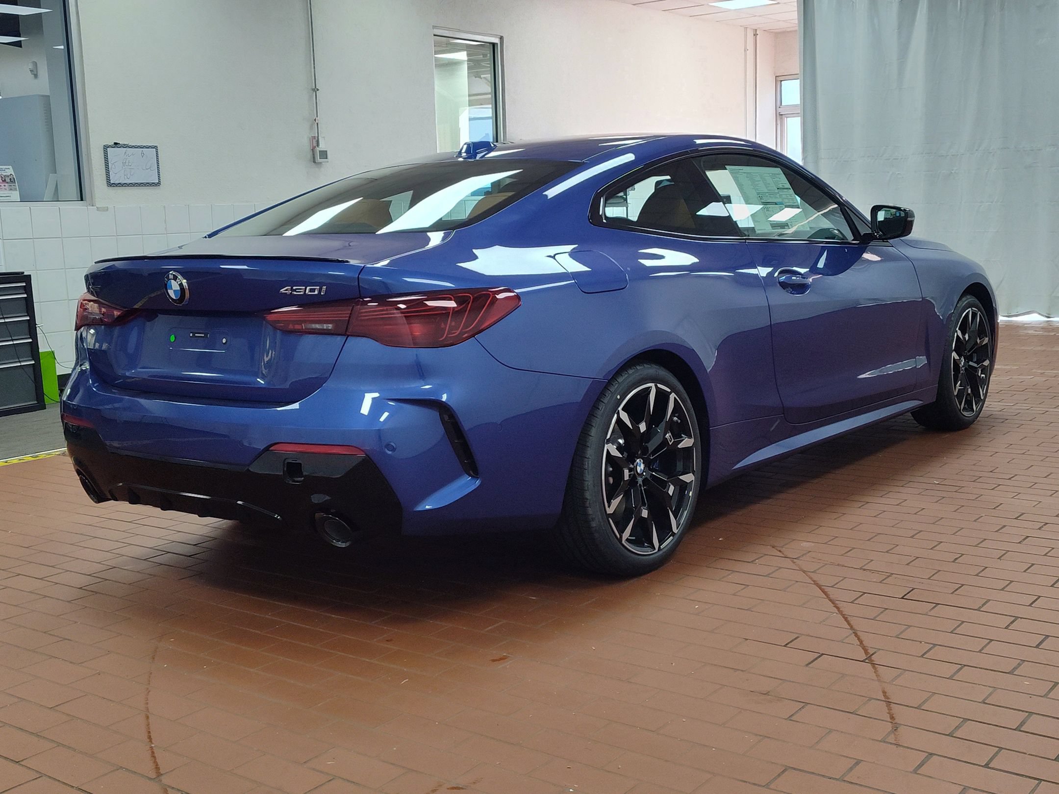 Used 2026 BMW 430i xDrive Coupe w/ M Sport Package AWD/4WD image 9