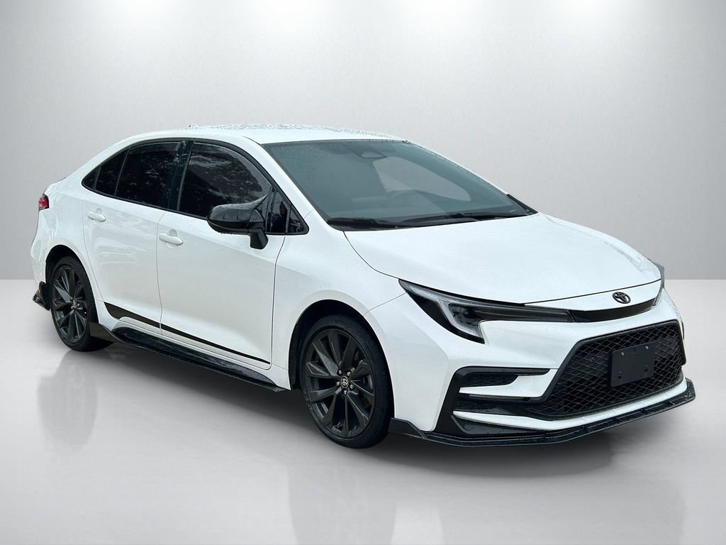 Used 2025 Toyota Corolla SE FWD image 3