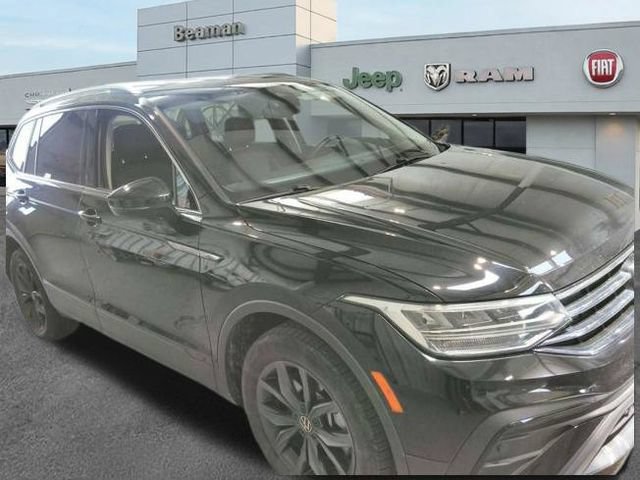 Used 2023 Volkswagen Tiguan SE FWD image 3