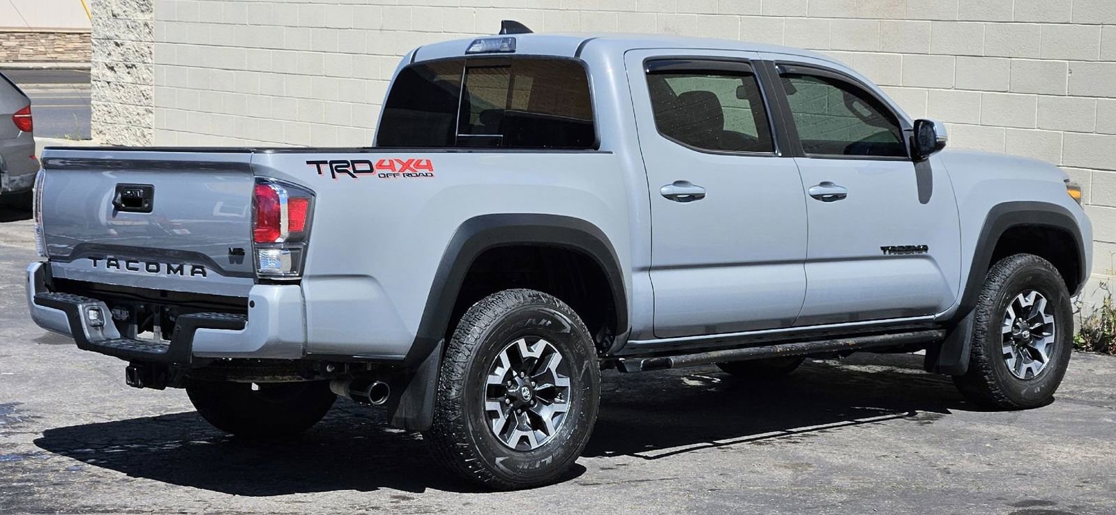 Used 2020 Toyota Tacoma TRD Off-Road w/ Technology Package AWD/4WD image 5