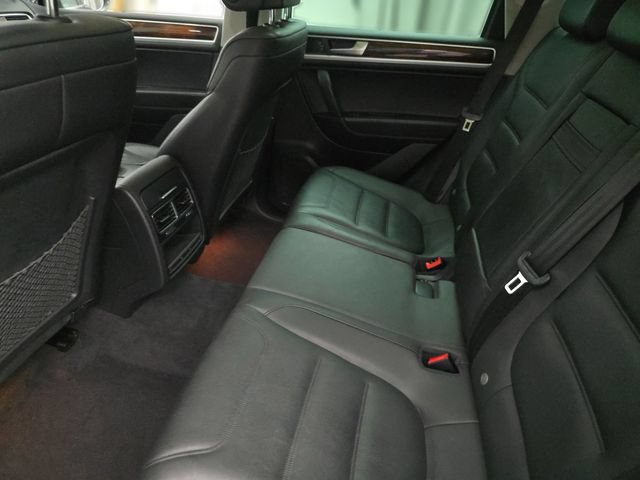Used 2012 Volkswagen Touareg VR6 AWD/4WD image 11