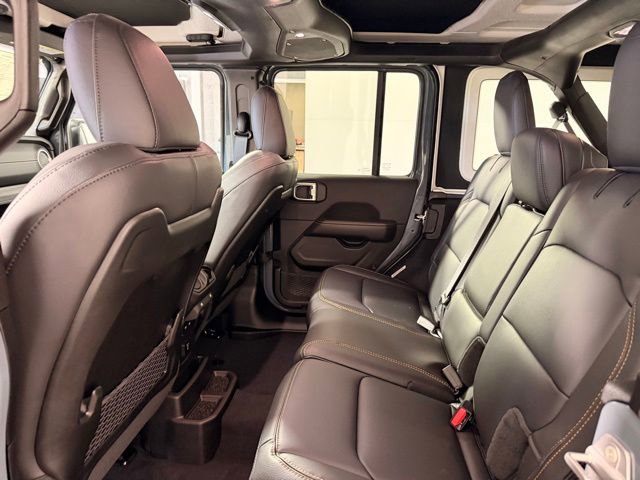 New 2026 Jeep Wrangler Unlimited Sahara AWD/4WD image 32