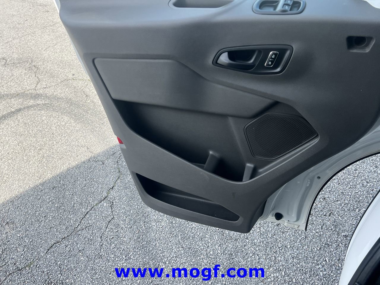 Used 2025 Ford Transit 250 148 High Roof RWD image 15