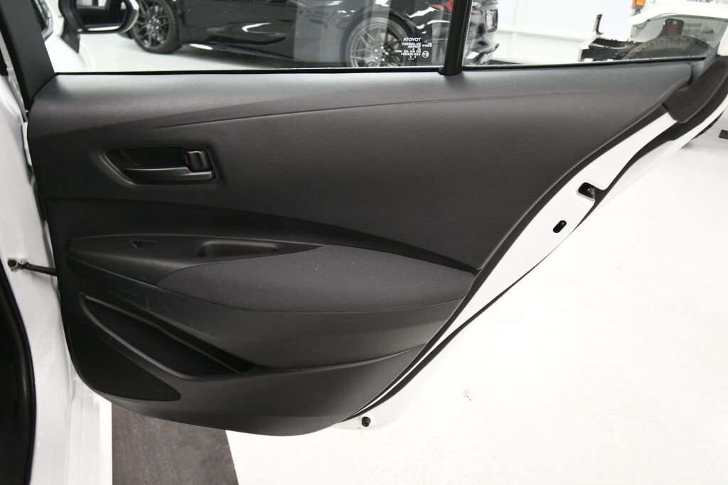 Used 2022 Toyota Corolla LE image 34