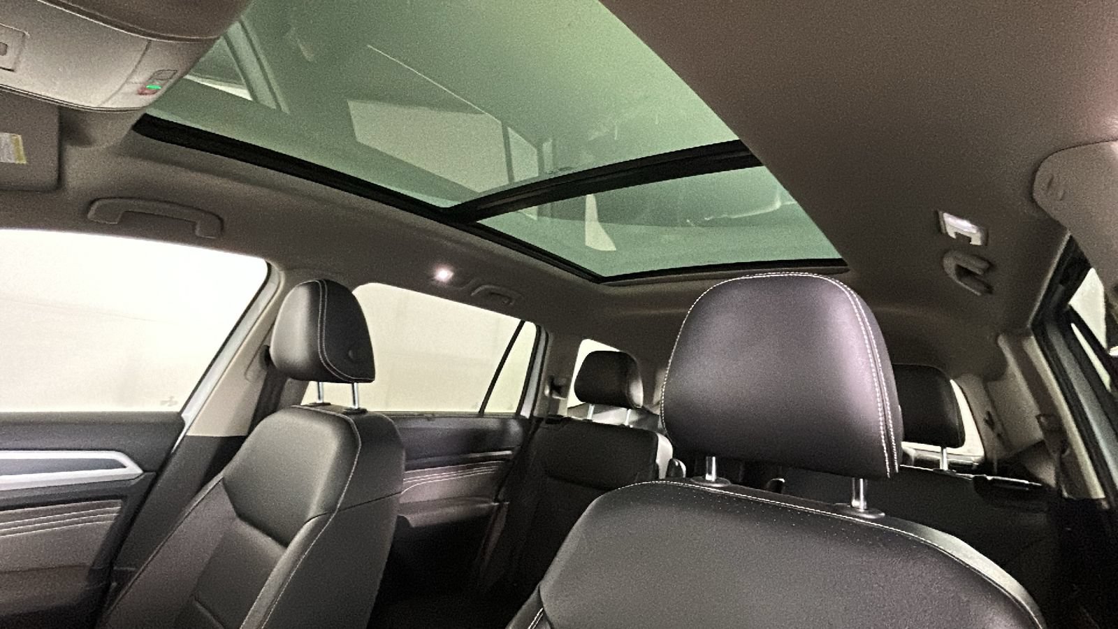 Used 2021 Volkswagen Atlas SE w/ Panoramic Sunroof Package AWD/4WD image 14