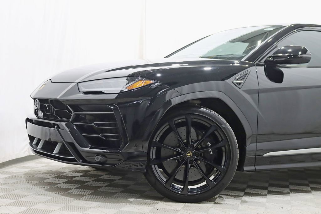 Used 2021 Lamborghini Urus image 3
