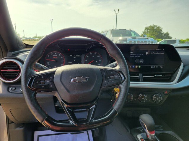 Certified 2025 Chevrolet Trax RS w/ Driver Confidence Package image 9