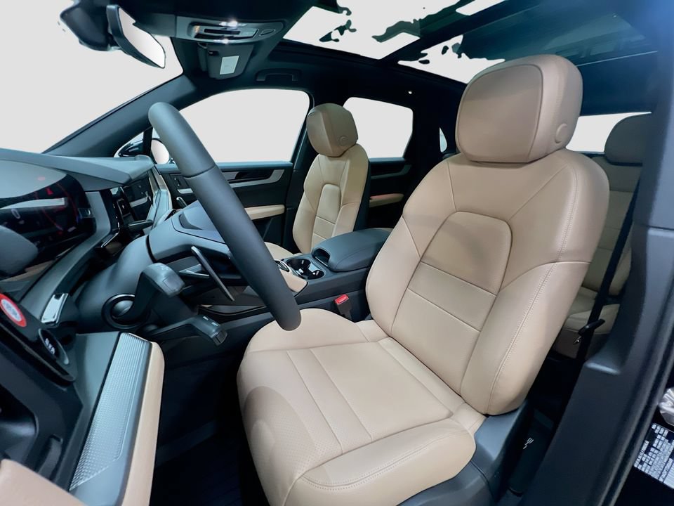 New 2026 Porsche Cayenne AWD/4WD image 5