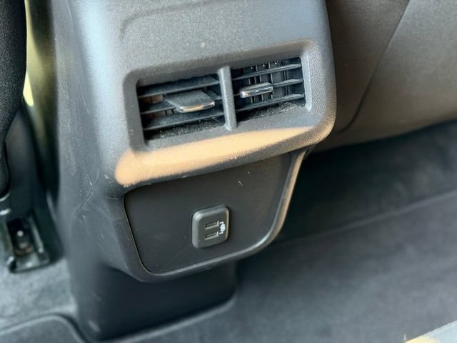 Used 2024 Chevrolet Equinox LT FWD image 24