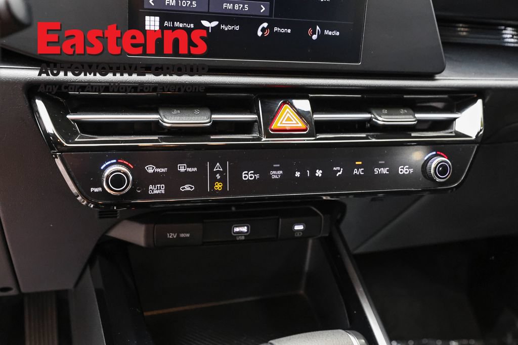 Used 2025 Kia Niro LX FWD image 19