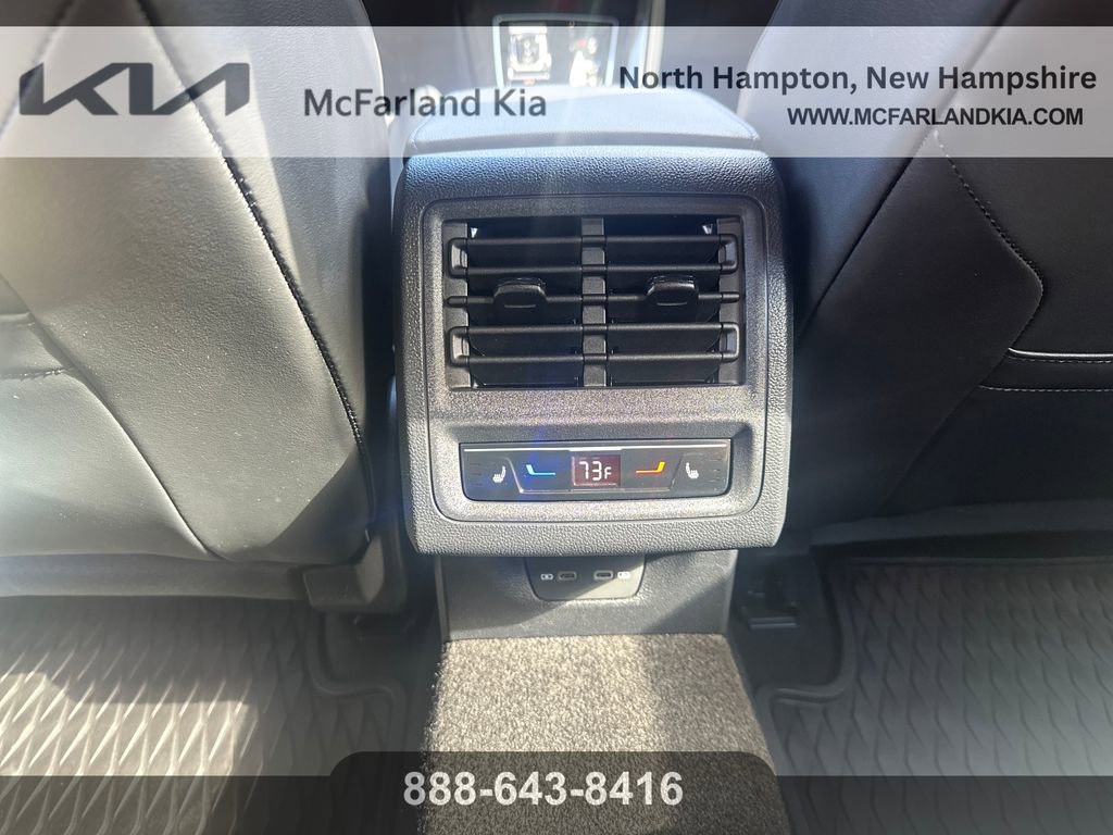 Used 2024 Volkswagen Golf R AWD/4WD image 18