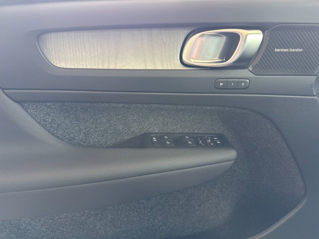 New 2026 Volvo XC40 B5 Ultra w/ Climate Package image 10
