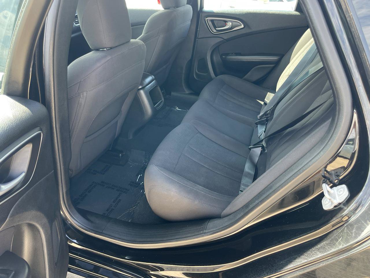 Used 2015 Chrysler 200 Limited FWD image 37