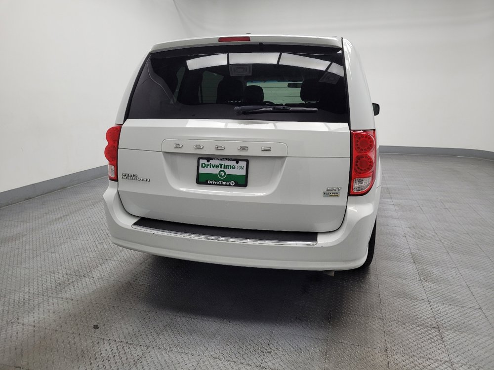 Used 2016 Dodge Grand Caravan SXT image 7