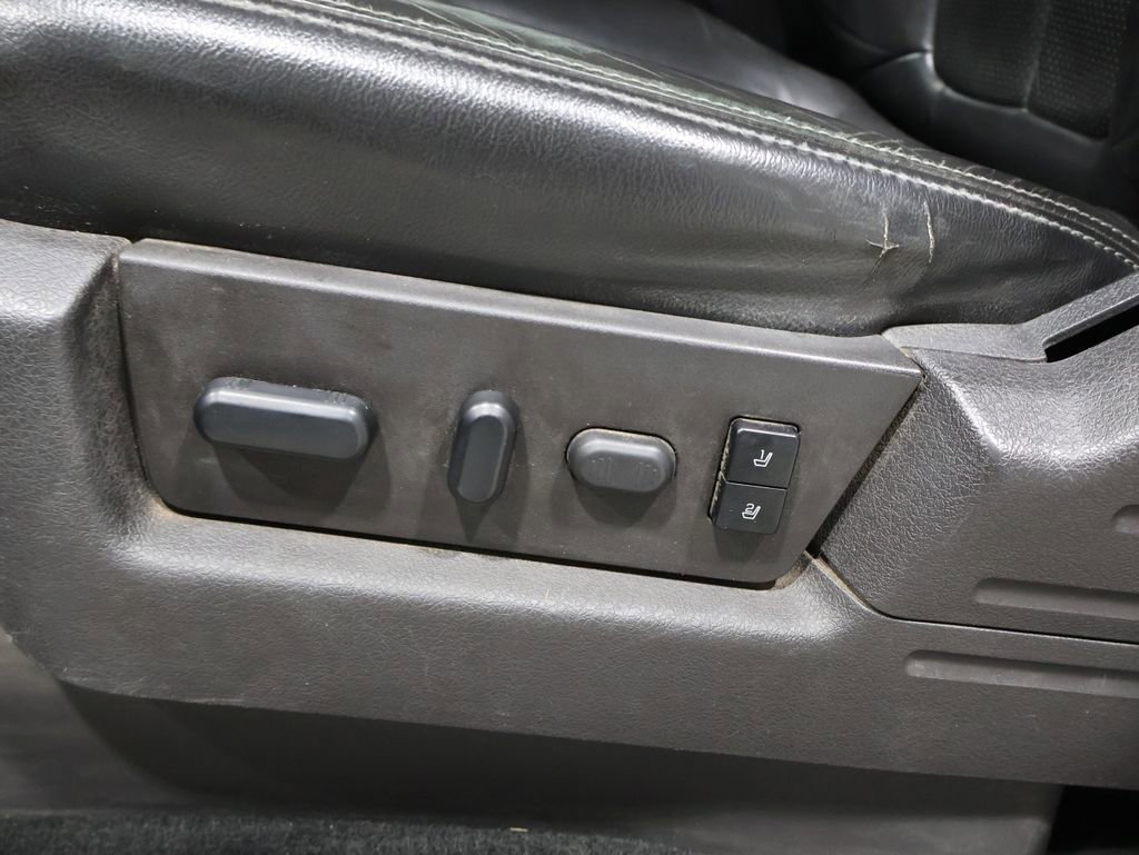 Used 2012 Ford F150 Lariat w/ Lariat Chrome Pkg image 11