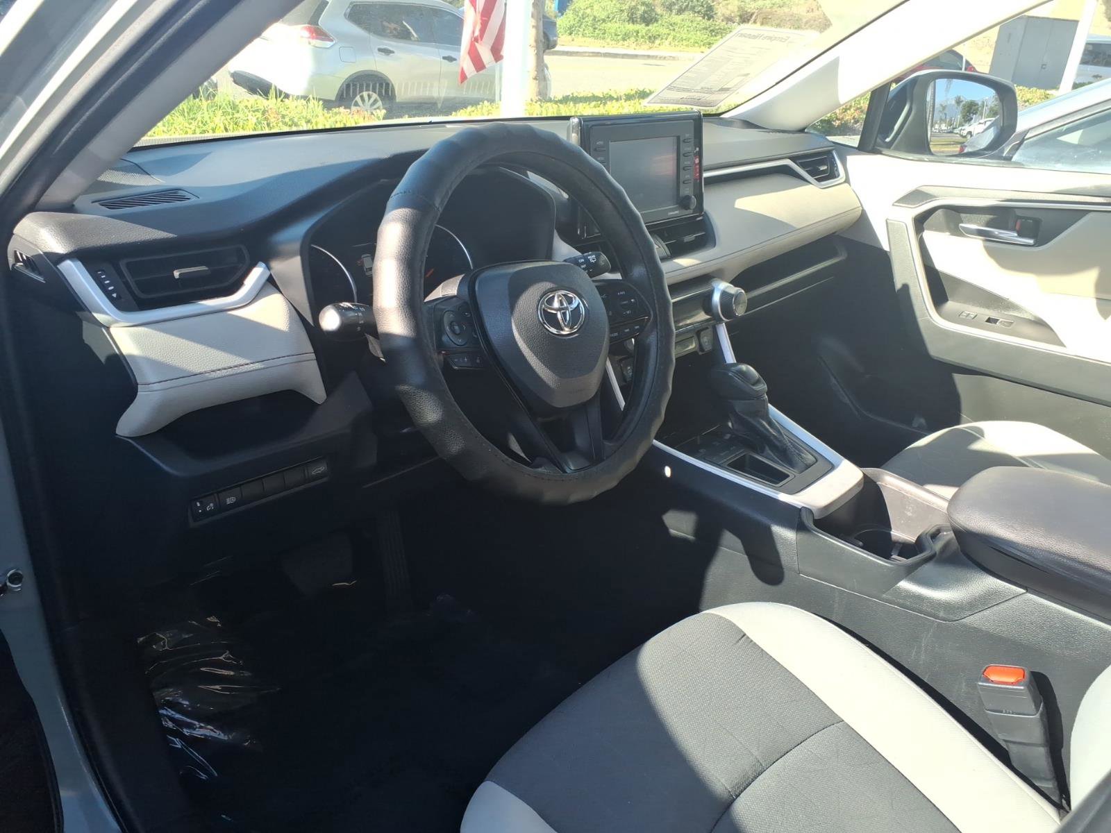 Used 2022 Toyota RAV4 XLE w/ Convenience Package image 22