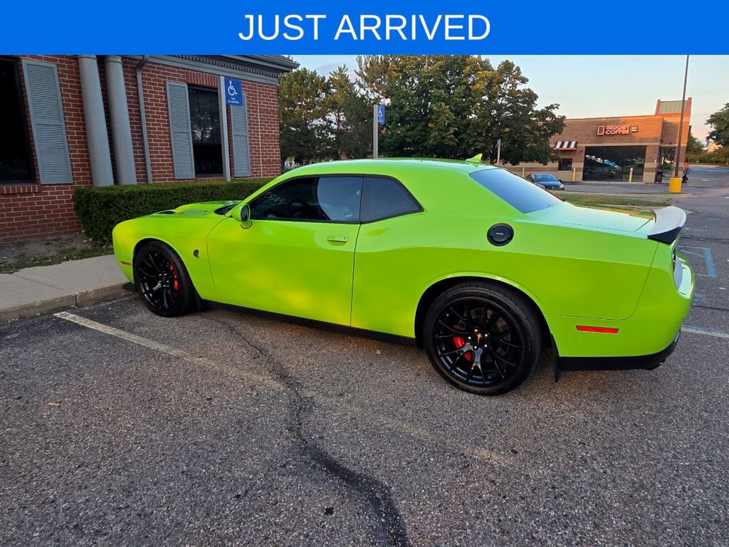 Used 2015 Dodge Challenger SRT Hellcat RWD image 1